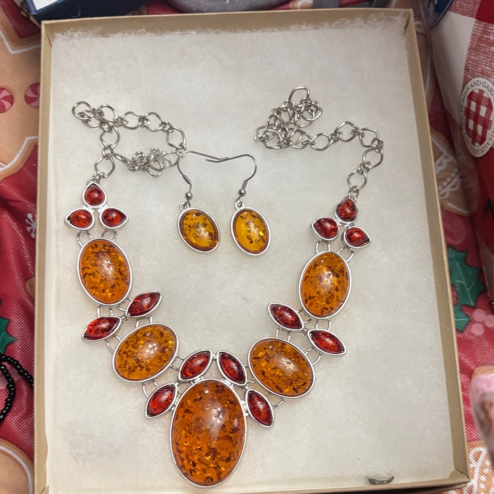 Elegant Amber and Red Gemstone Necklace and Earring Set